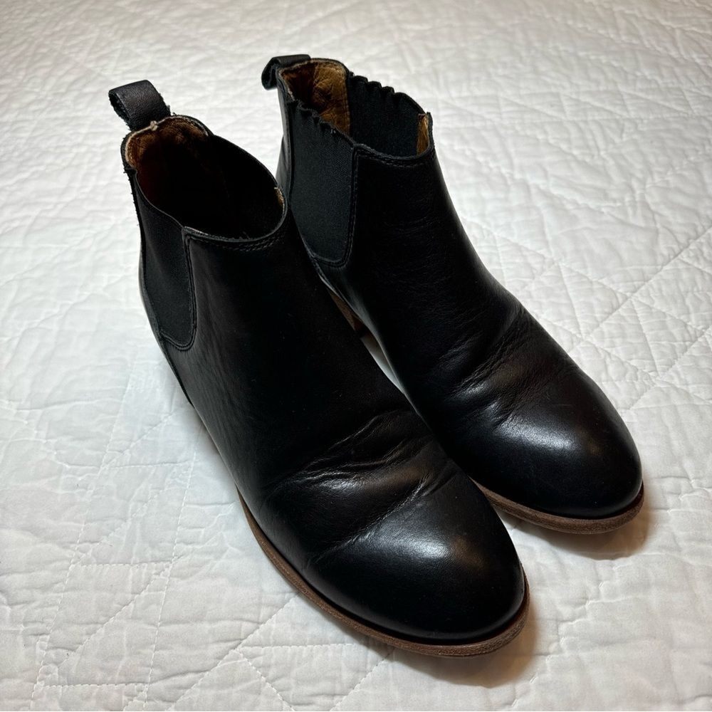 Frye Boots Womens 8 Erin Chelsea Shoes Classic Black Leather Ankle Low